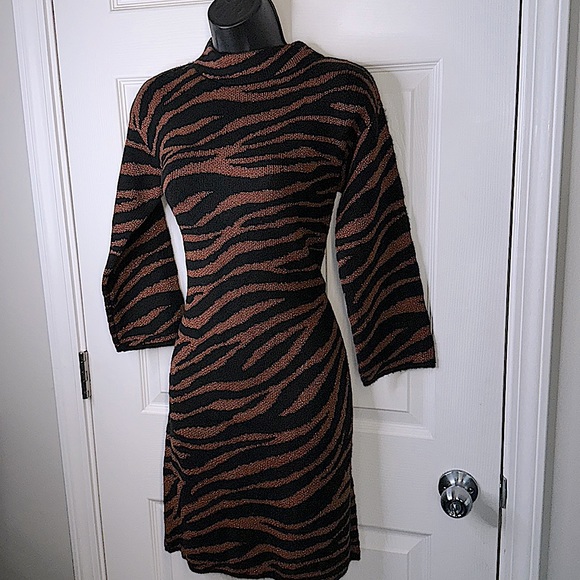 Leopard print, Sis?!!!! He will stand out in this ensemble. This is fitted for u - Picture 3 of 12